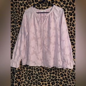 Super cute ruffle cuff pink shirt